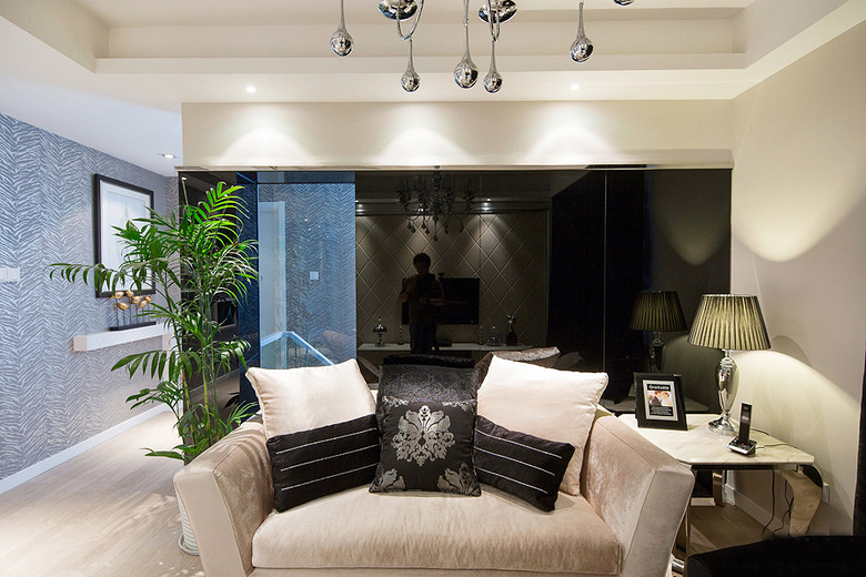 現(xiàn)代風(fēng)格復(fù)式裝修設(shè)計