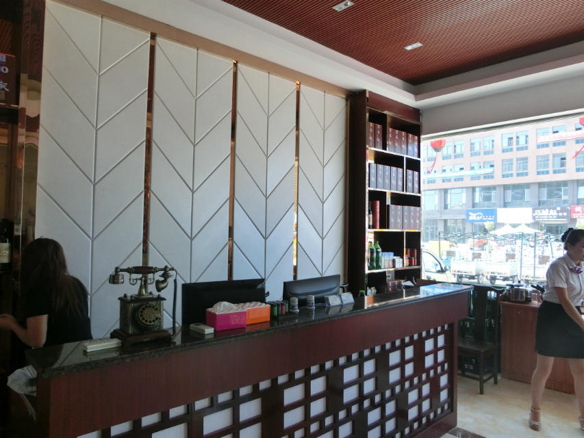 ��ɫ�͏d�b��